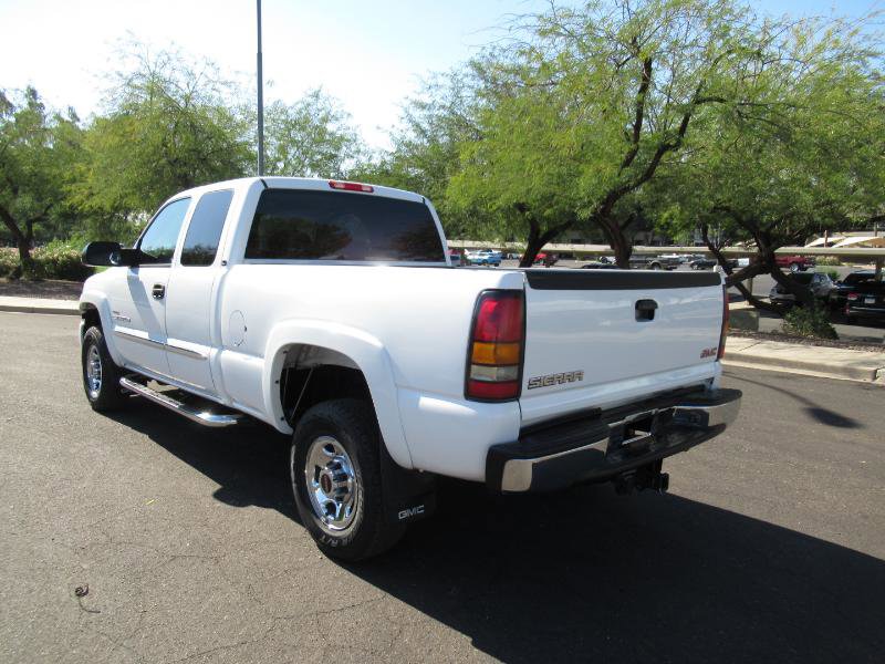 Used 2004 GMC Sierra 2500 SLE image 2