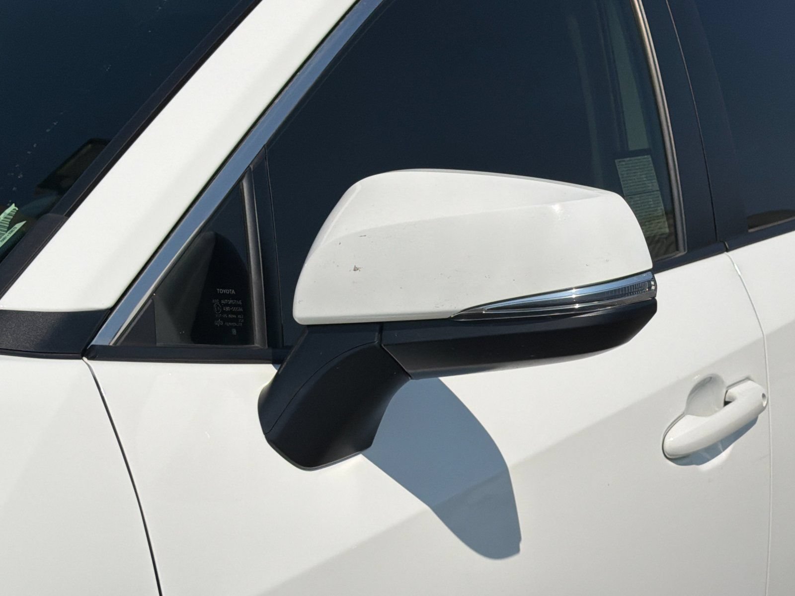 Used 2025 Toyota RAV4 LE AWD/4WD image 38