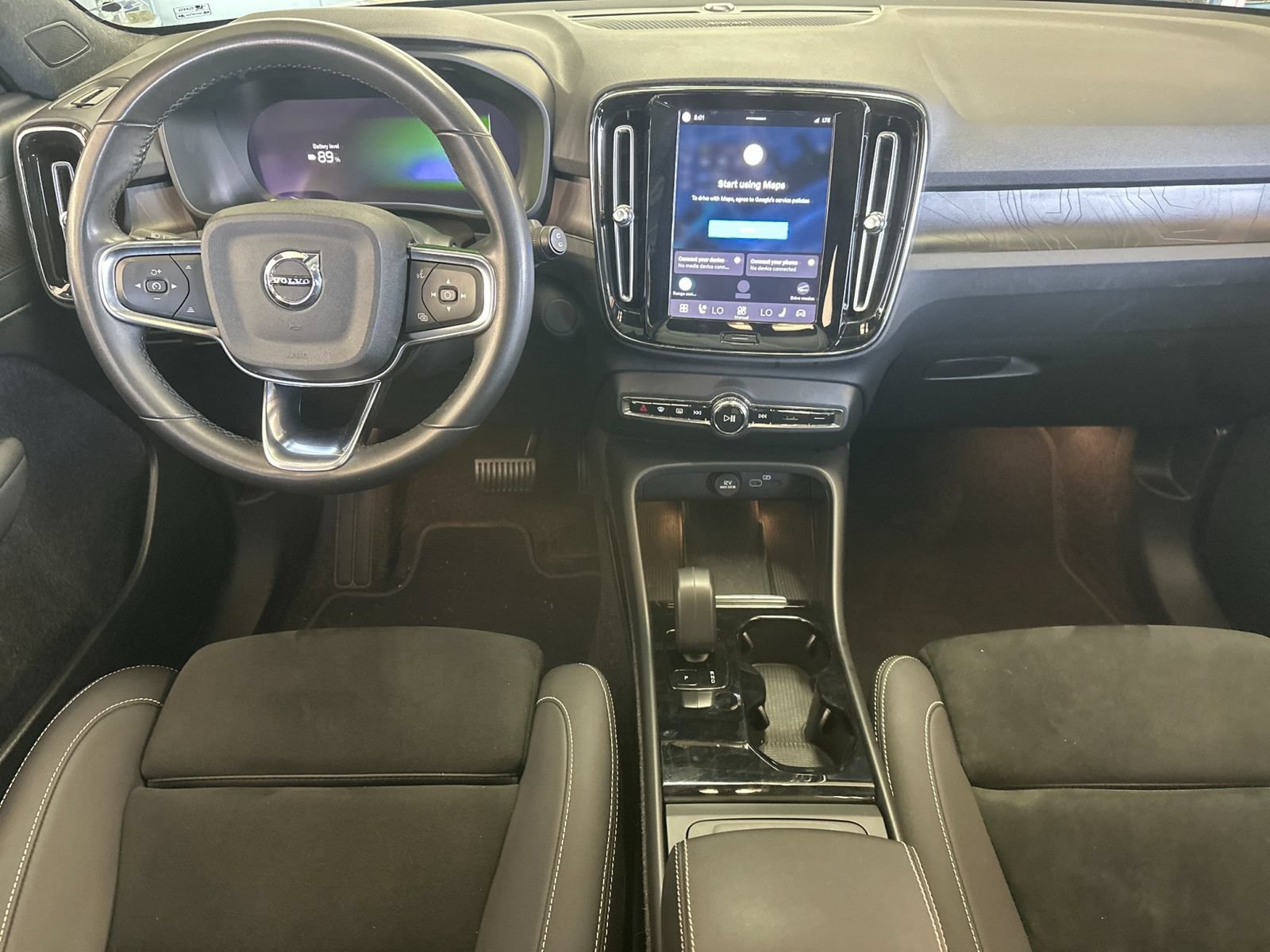 Certified 2023 Volvo XC40 Recharge Ultimate w/ Protection Package Premier AWD/4WD image 4