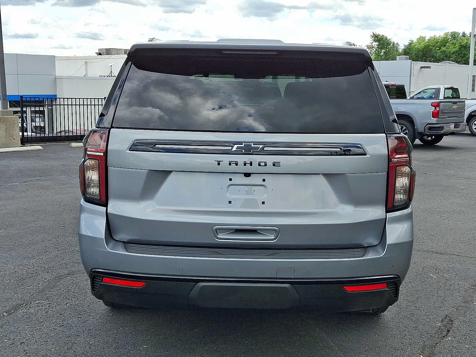 Used 2023 Chevrolet Tahoe Z71 w/ Z71 Off-Road Package AWD/4WD image 6