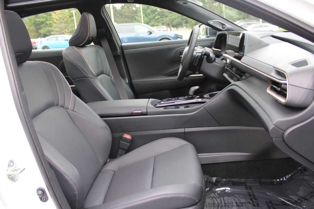 Used 2026 Toyota Crown Platinum image 13