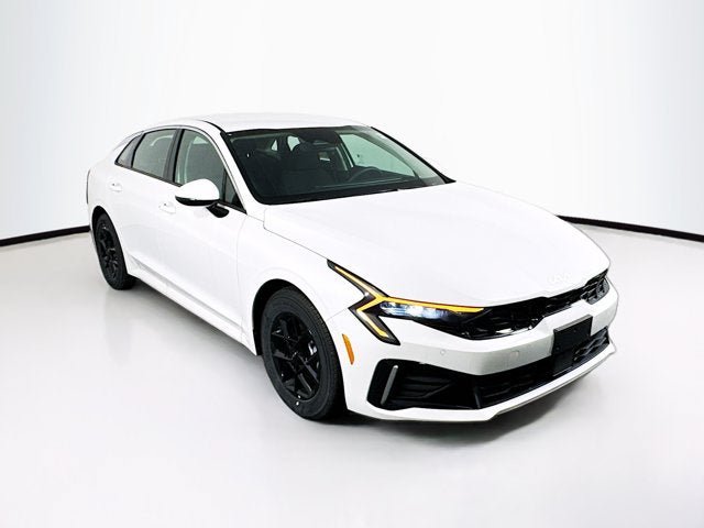 New 2025 Kia K5 LXS FWD image 3