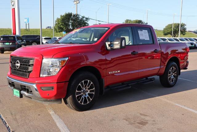 Certified 2024 Nissan Titan SV w/ SV Convenience Package image 3