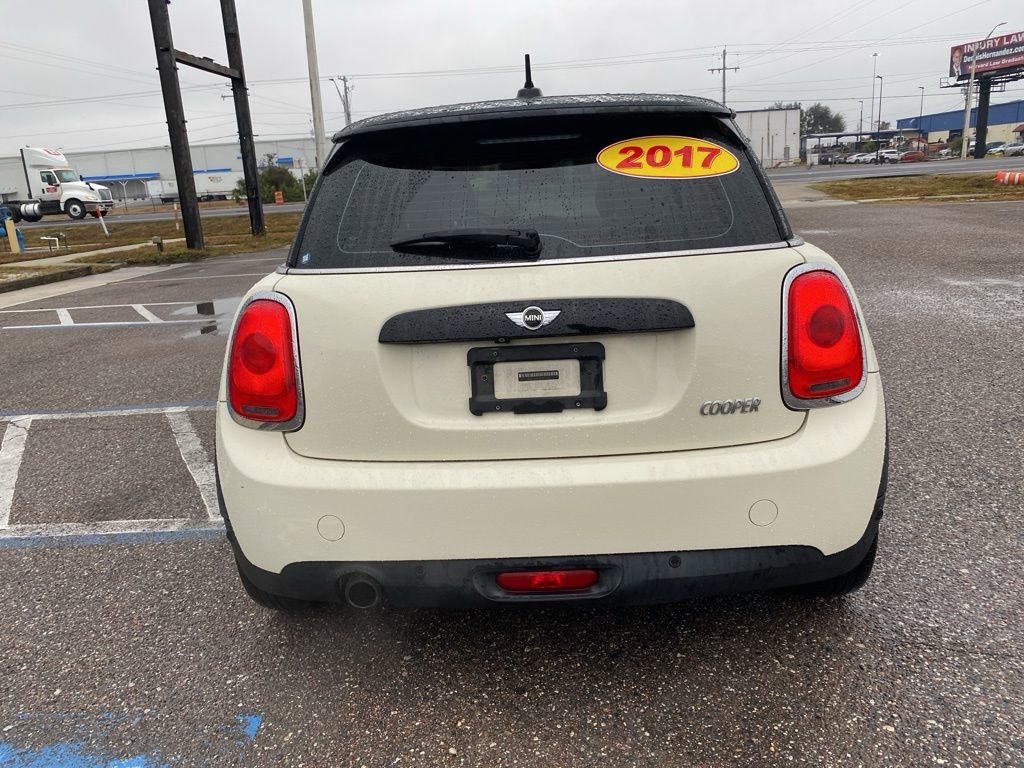 Used 2017 MINI Cooper 2-Door Hardtop image 4