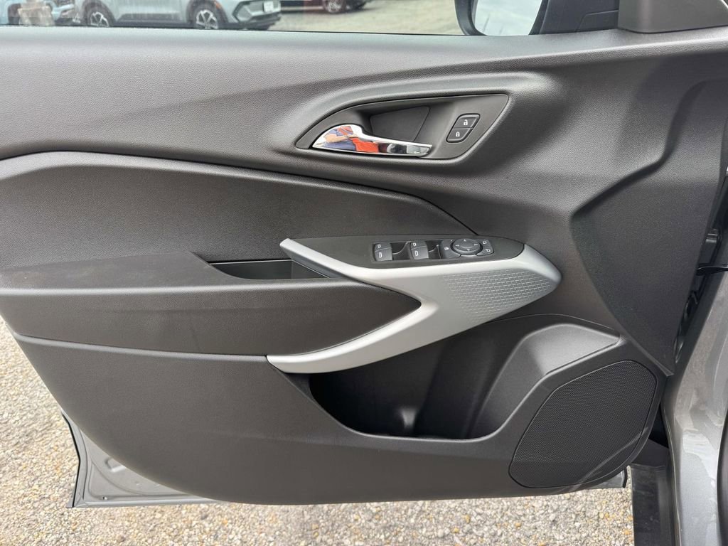 New 2026 Chevrolet Trax RS w/ Sunroof Package image 18