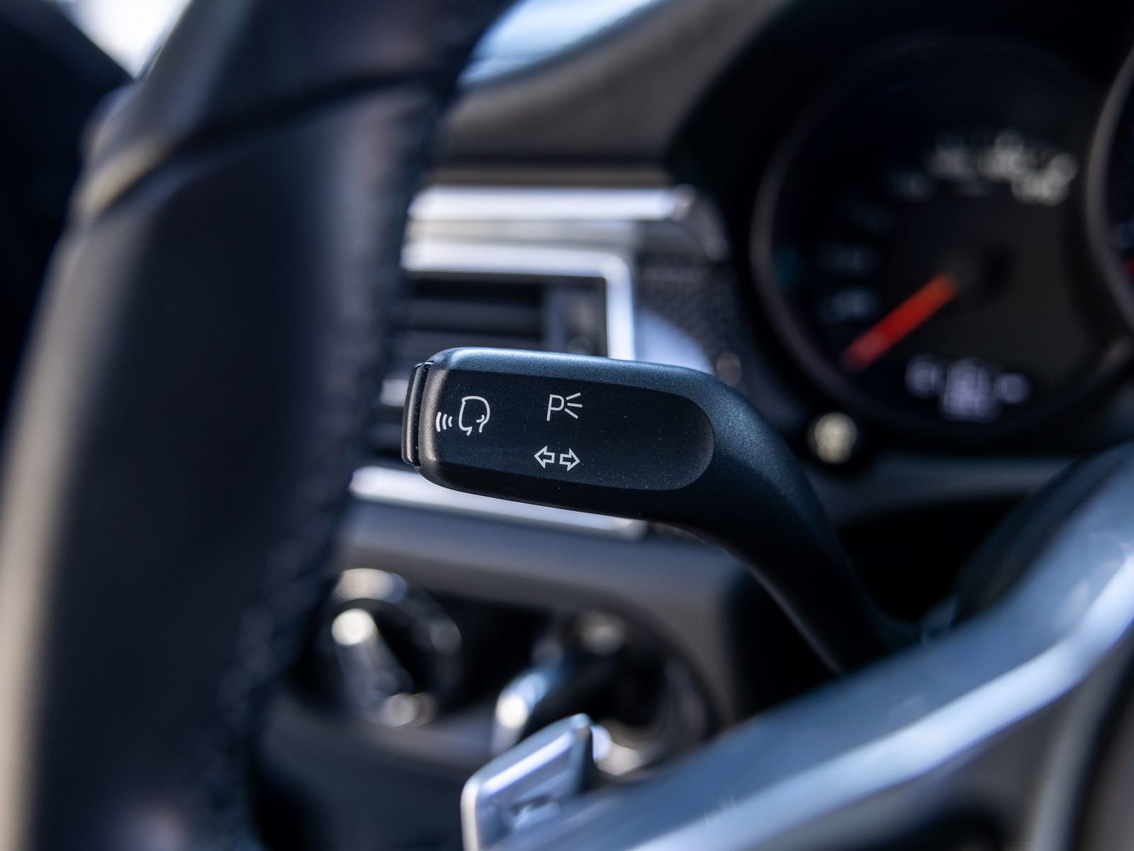 Used 2018 Porsche Macan GTS AWD/4WD image 31