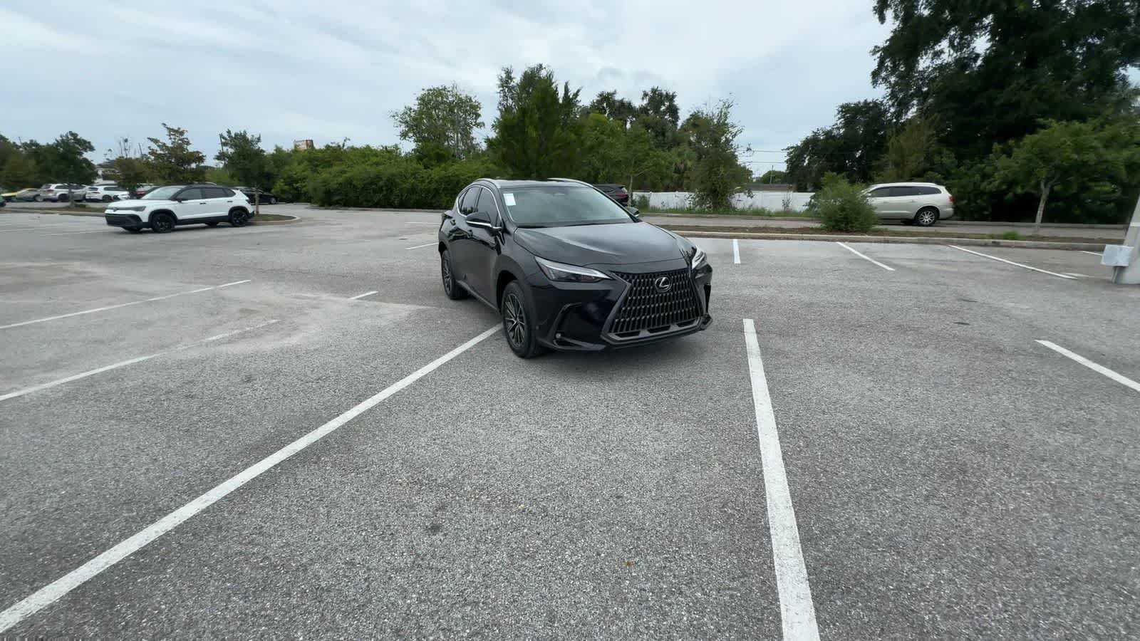Used 2025 Lexus NX 250 FWD w/ Accessory Package (Z1) image 2