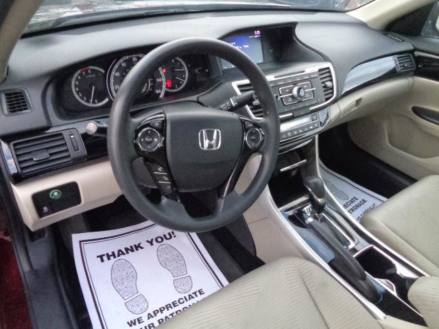 Used 2016 Honda Accord LX image 32