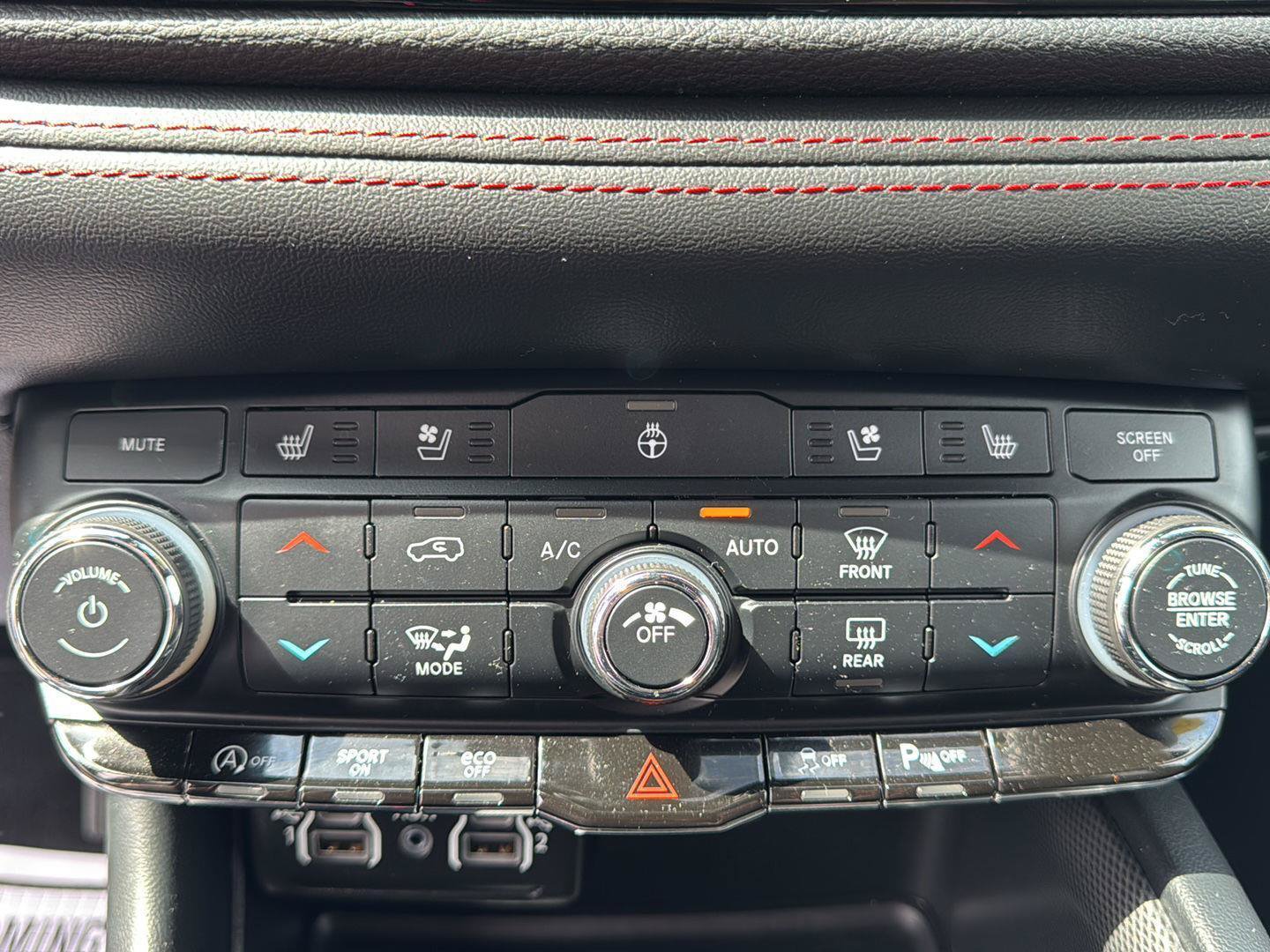 Used 2024 Dodge Durango GT AWD/4WD image 22