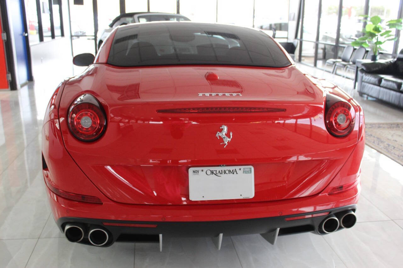Used 2016 Ferrari California T RWD image 4