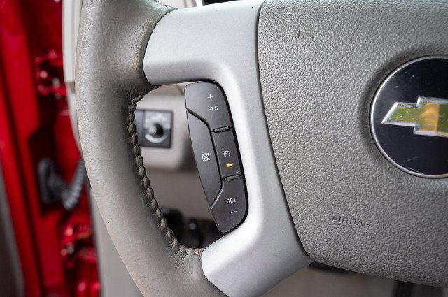 Used 2012 Chevrolet Traverse LT FWD image 23
