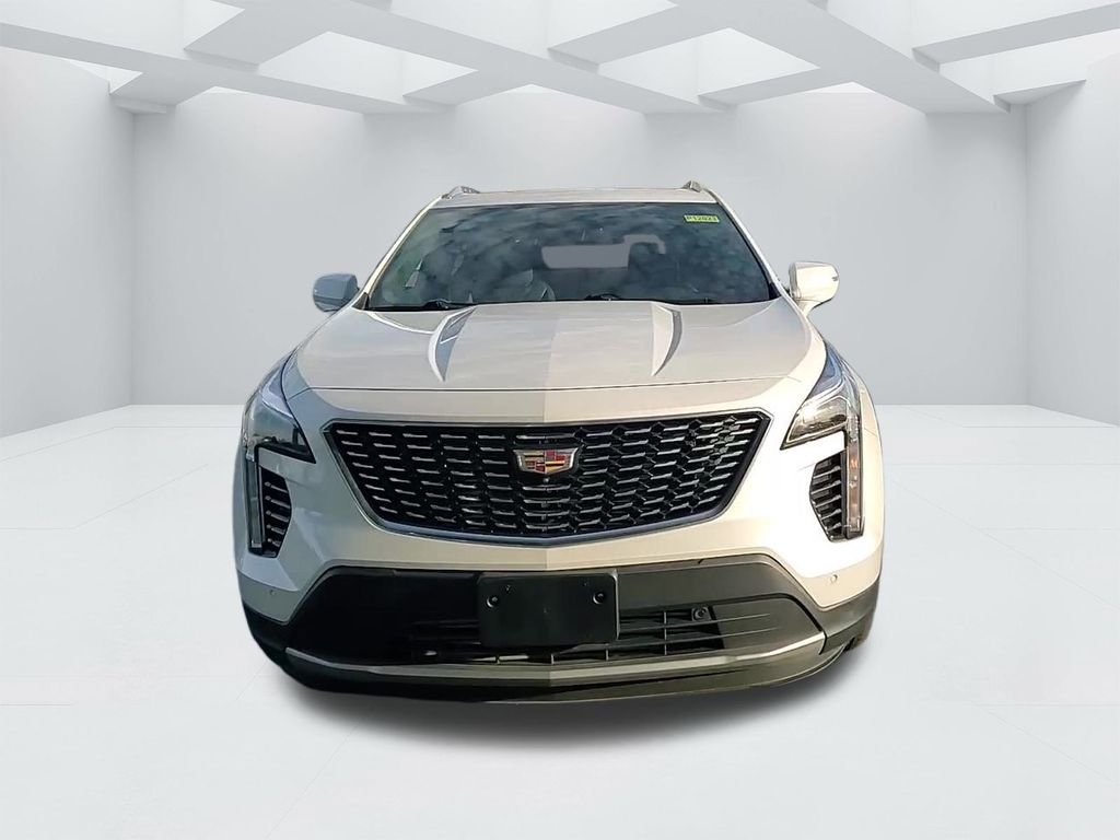 Used 2022 Cadillac XT4 Premium Luxury w/ Enhanced Visibility Package image 2