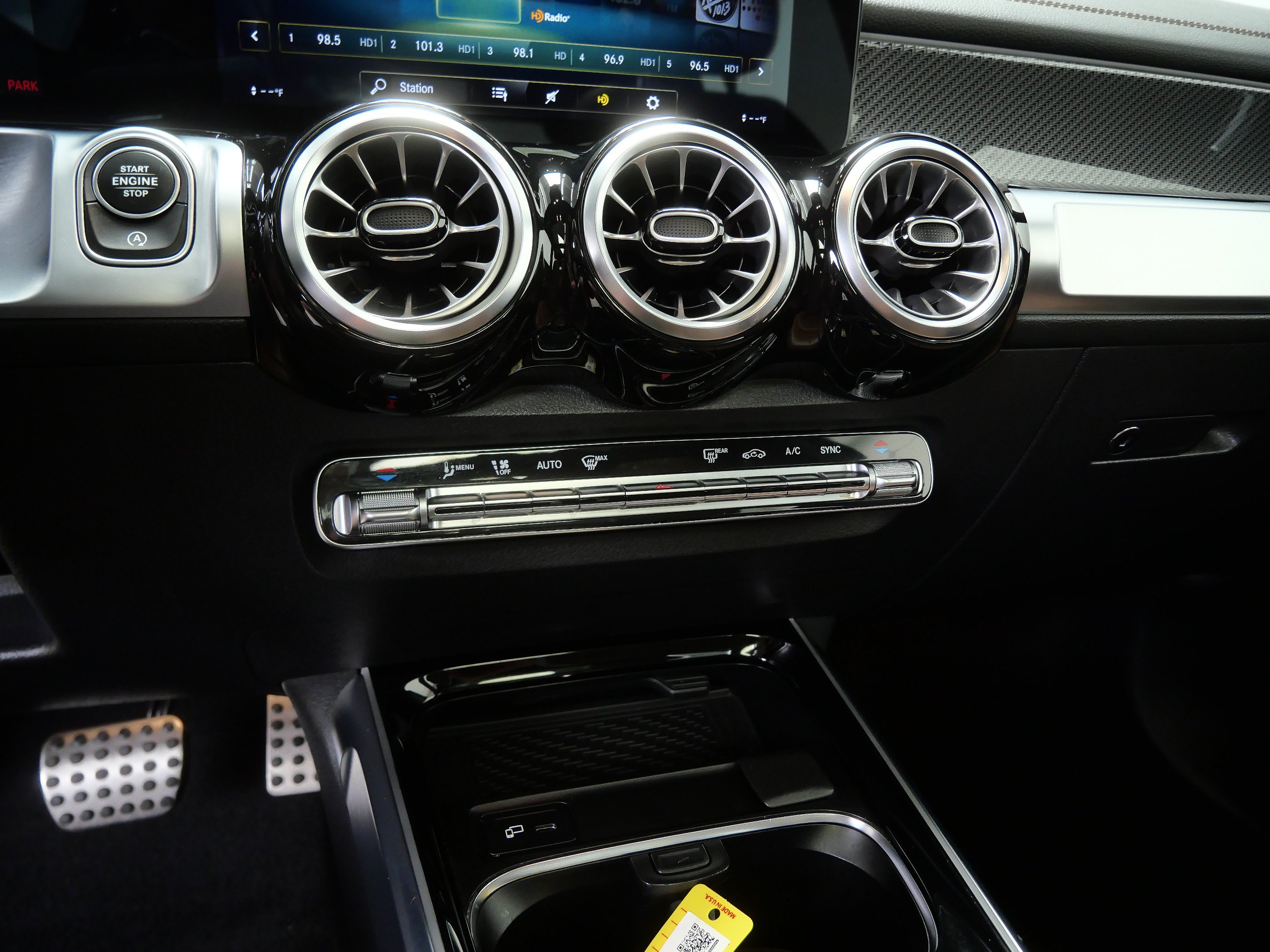 Certified 2022 Mercedes-Benz GLB 35 AMG 4MATIC image 22