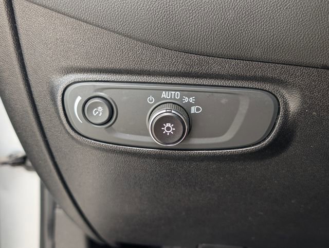 Used 2019 Chevrolet Equinox LT w/ Driver Convenience Package AWD/4WD image 38