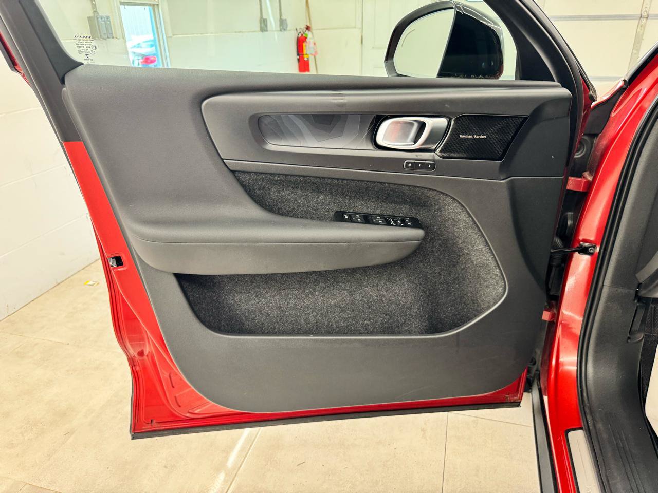 Used 2022 Volvo C40 P8 Recharge Ultimate AWD/4WD image 12