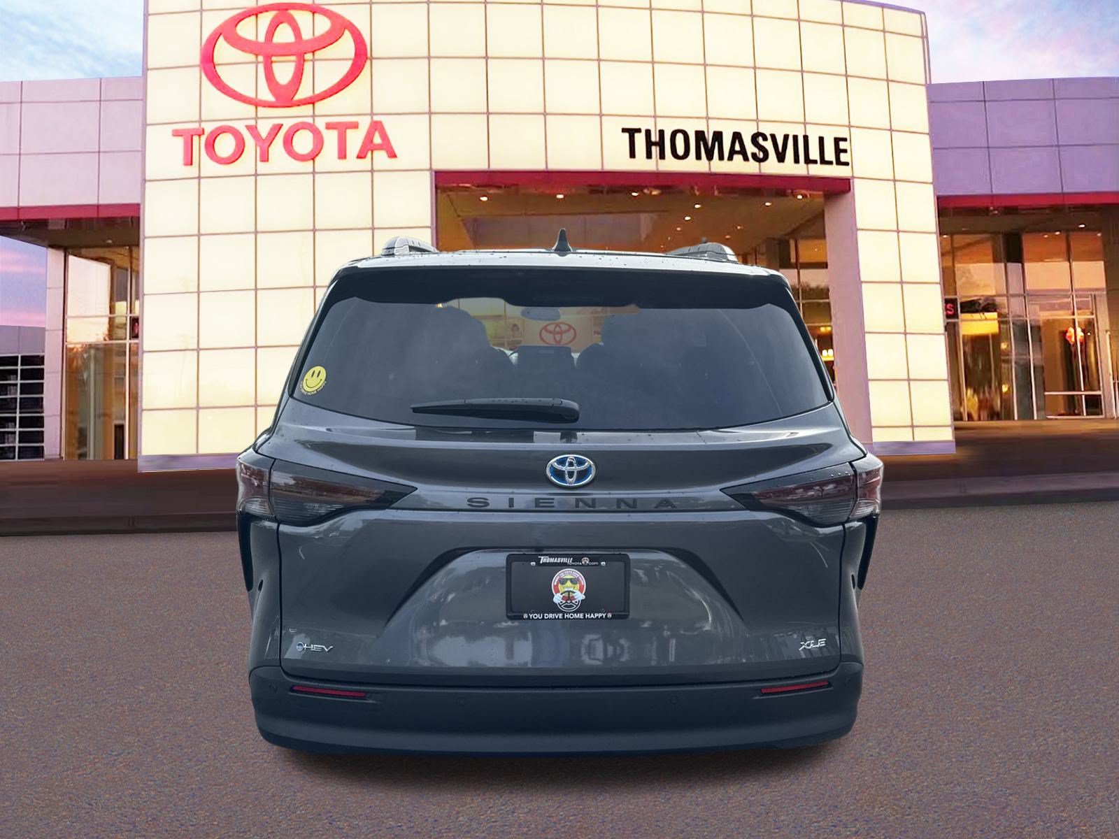 New 2025 Toyota Sienna XLE FWD image 7