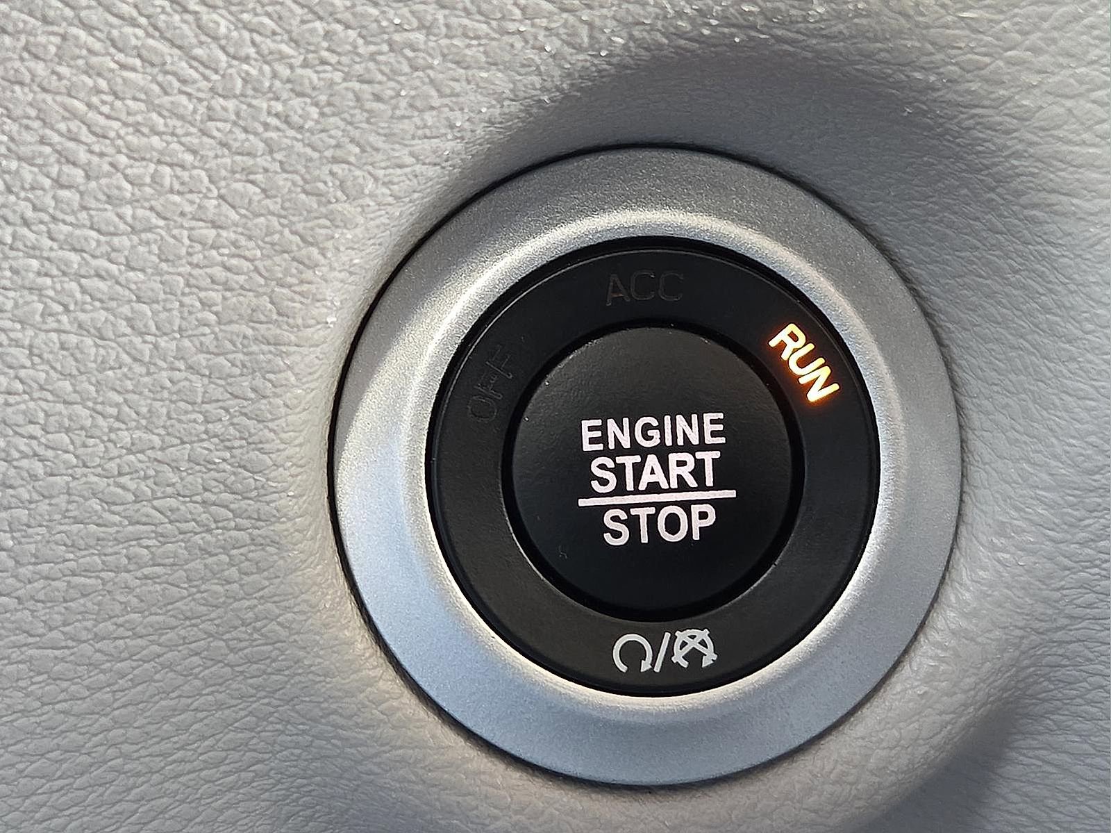 Used 2024 Chrysler Pacifica Touring-L image 19