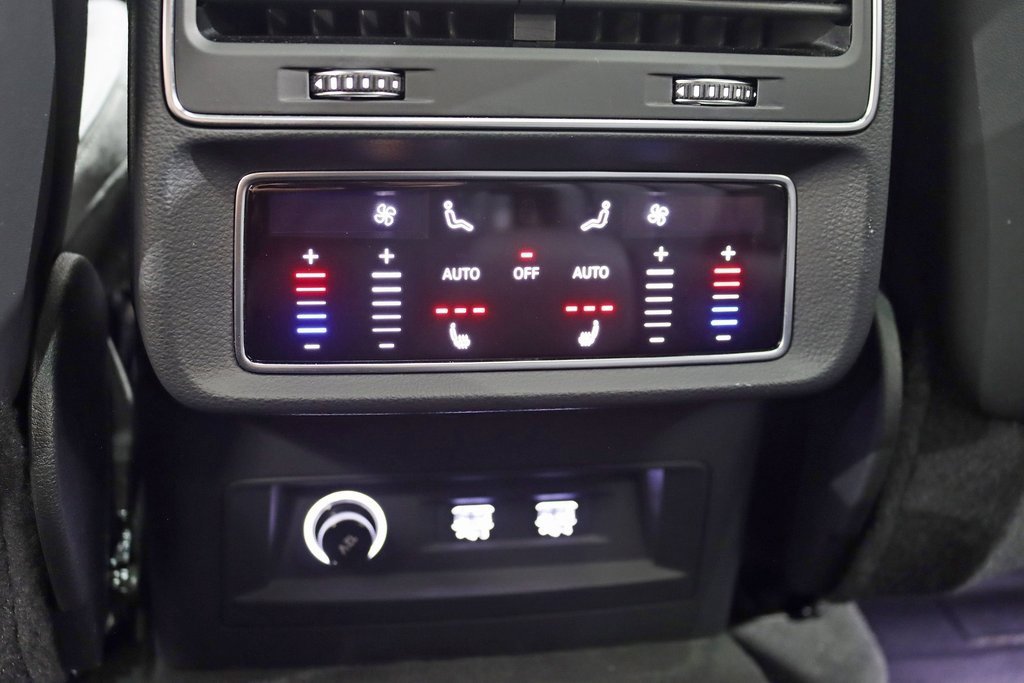 Used 2020 Audi Q8 Premium Plus image 27