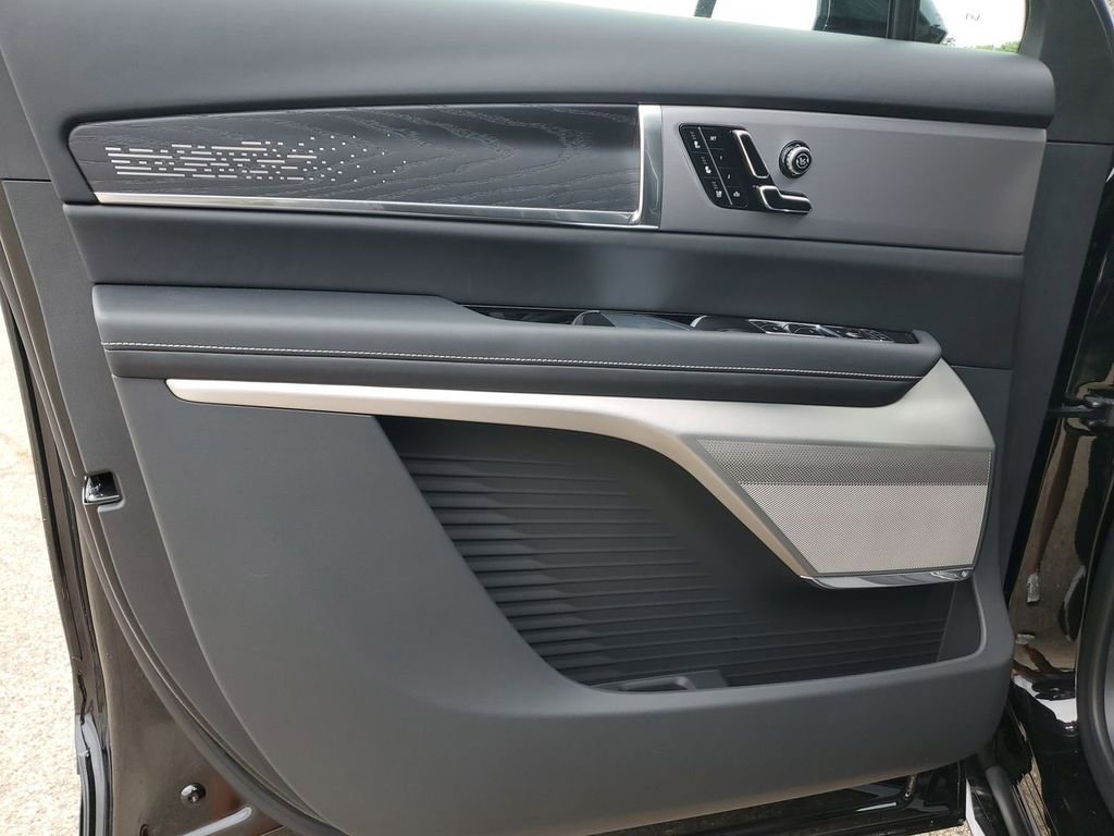 New 2026 Cadillac Vistiq Platinum image 22