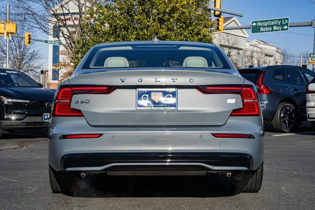 Used 2023 Volvo S60 T8 Plus image 5