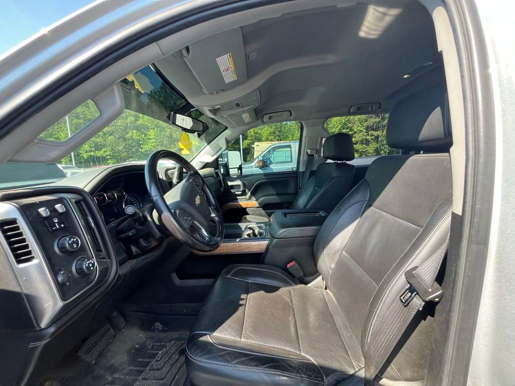 Used 2019 Chevrolet Silverado 2500 LTZ w/ Duramax Plus Package AWD/4WD image 9