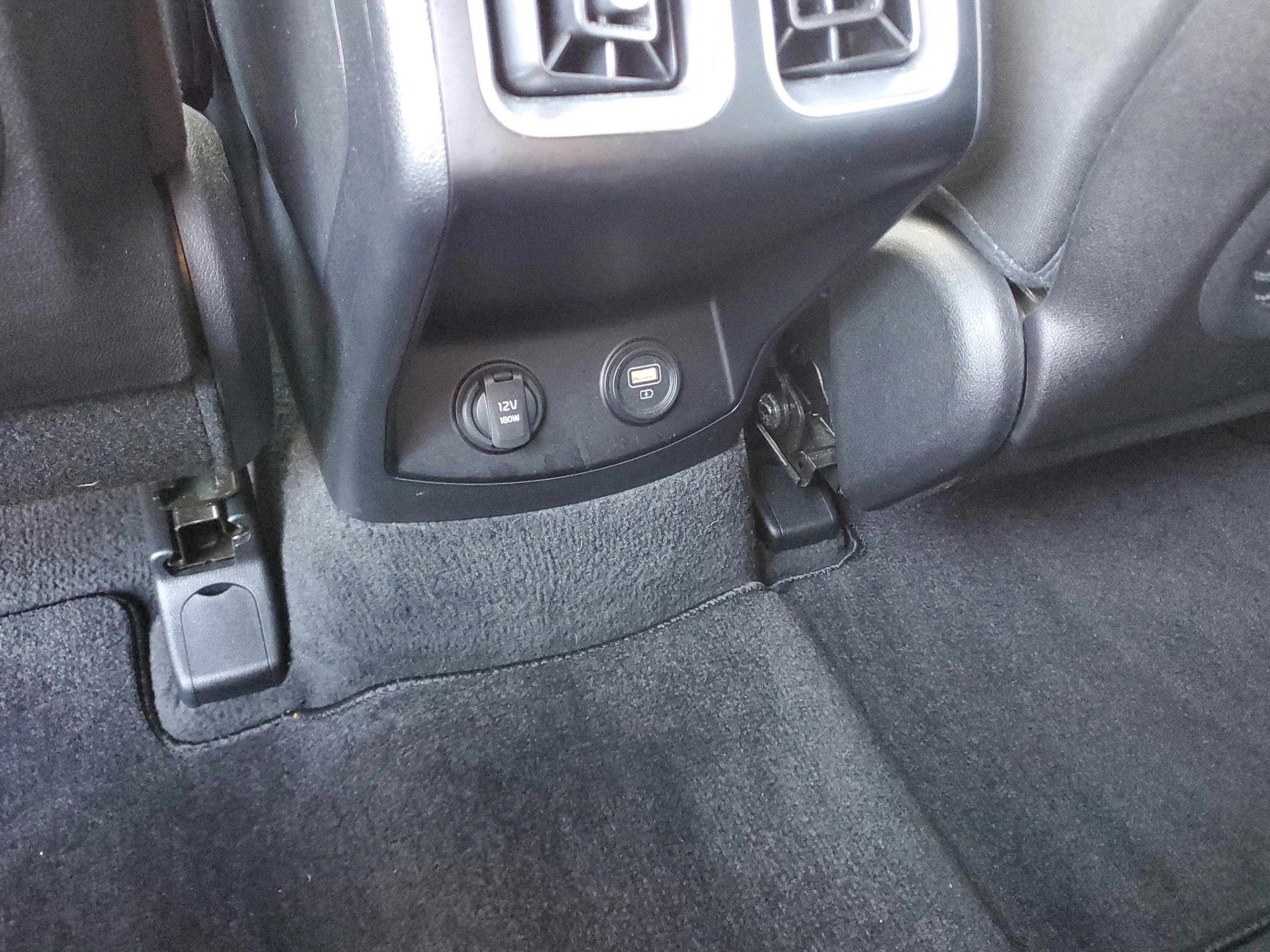 Certified 2023 Kia Sorento LX image 17