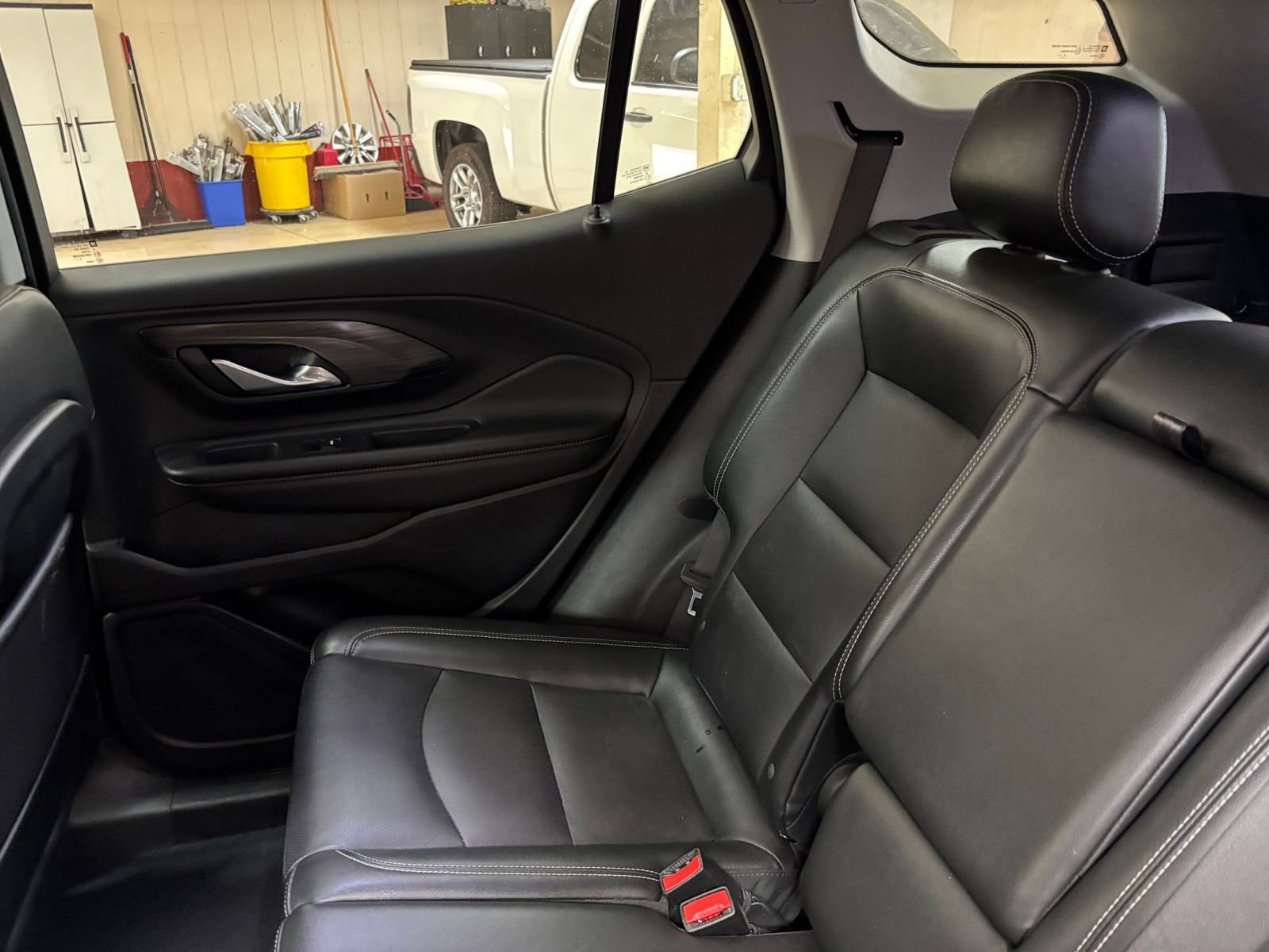 Used 2024 GMC Terrain SLT AWD/4WD image 36