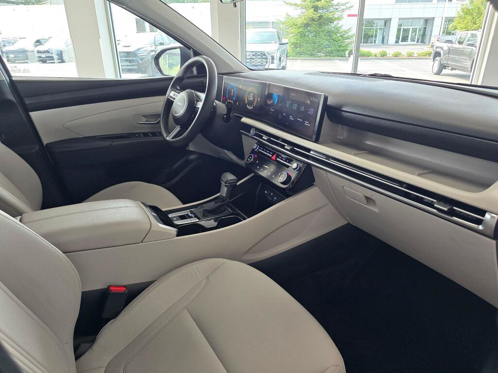 Used 2025 Hyundai Tucson SEL FWD image 43