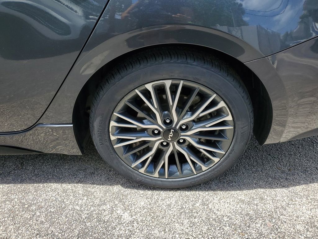 Used 2024 Kia Forte GT-Line w/ GT-Line Premium Package image 11