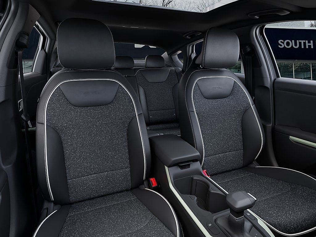 New 2025 Kia K4 GT-Line w/ GT-Line Sunroof Package image 15