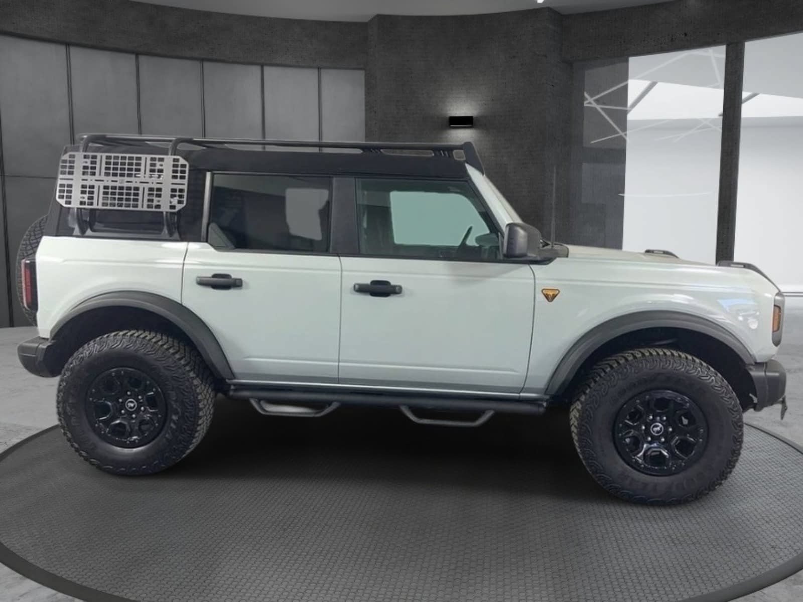 Used 2023 Ford Bronco Badlands w/ Sasquatch Package AWD/4WD image 3