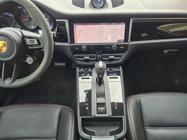 Used 2023 Porsche Macan Turbo AWD/4WD image 25