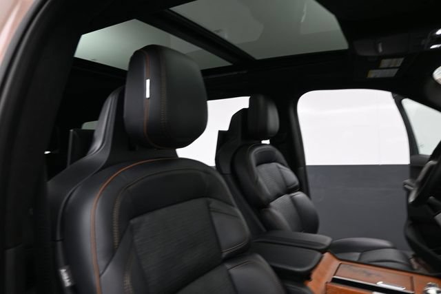 Certified 2025 Lincoln Navigator Black Label AWD/4WD image 32