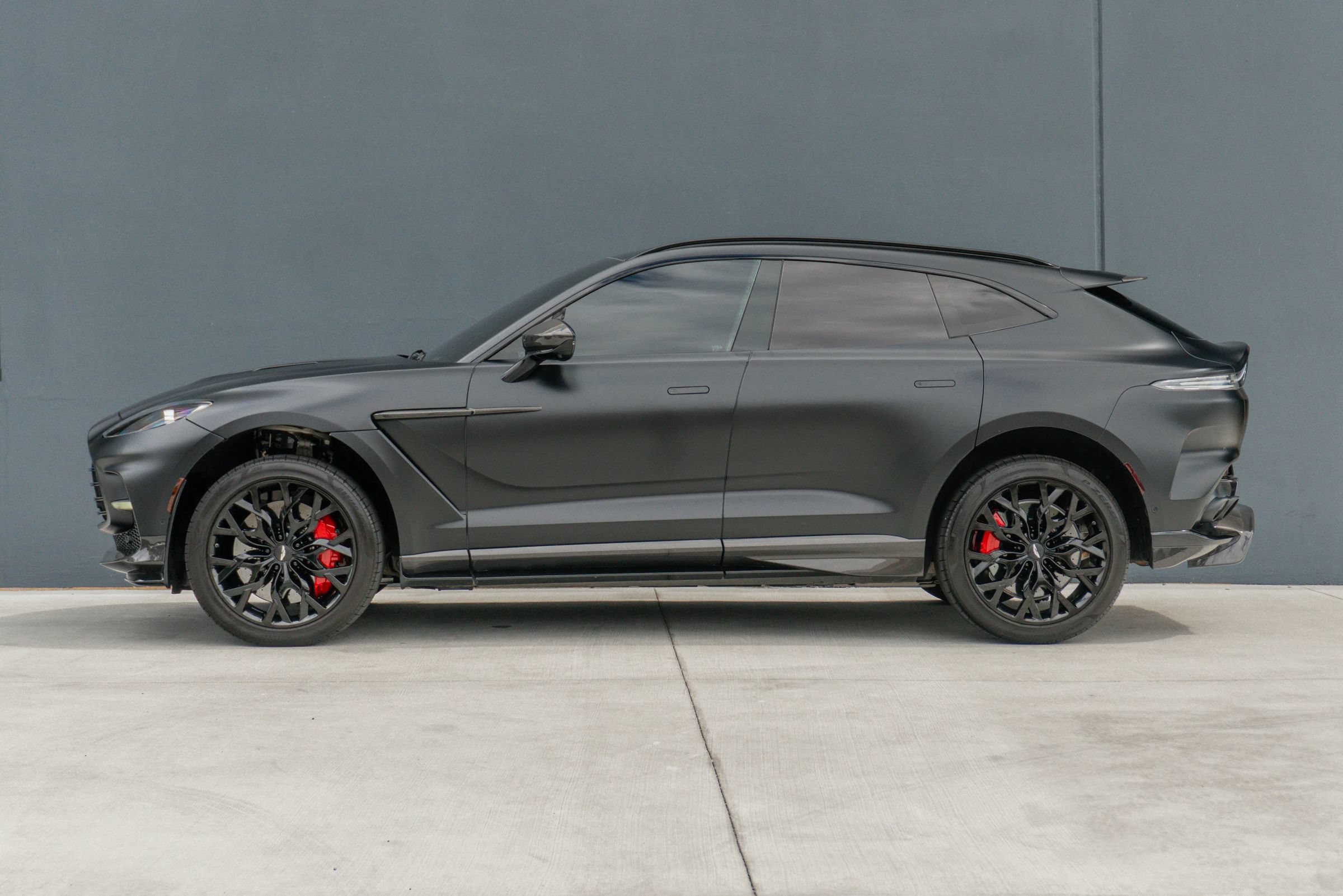 Used 2023 Aston Martin DBX 707 AWD/4WD image 2