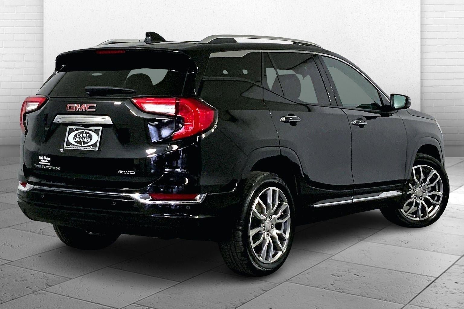 Used 2023 GMC Terrain Denali w/ Denali Premium Package image 13