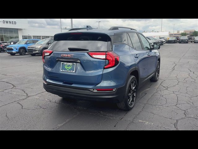 Certified 2024 GMC Terrain SLE w/ Driver Convenience Package FWD image 8