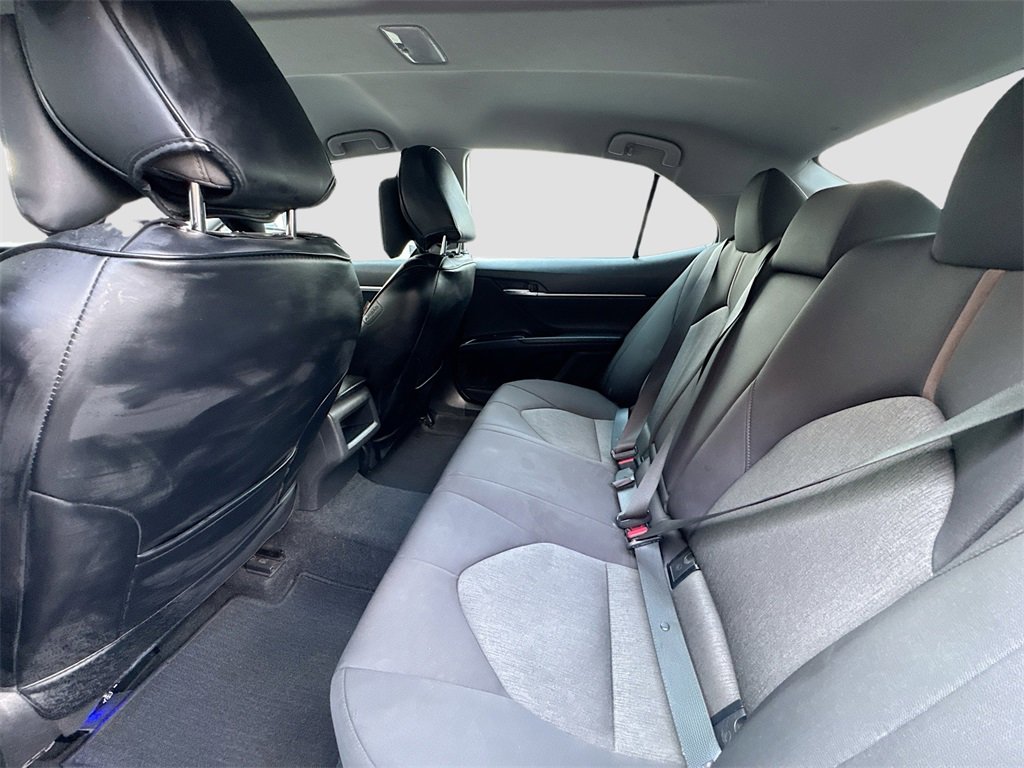 Used 2020 Toyota Camry LE image 22
