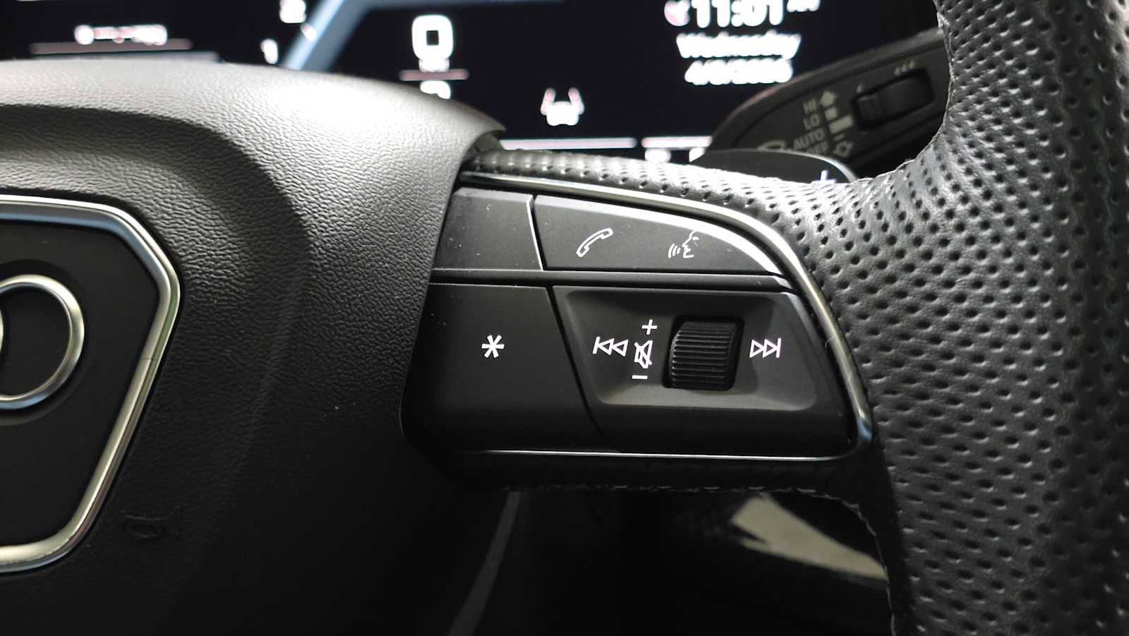 Used 2023 Audi SQ7 Prestige w/ Sport Package image 28