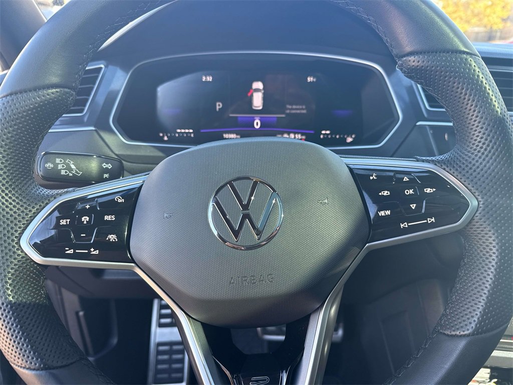 Used 2024 Volkswagen Tiguan SE R-Line image 16