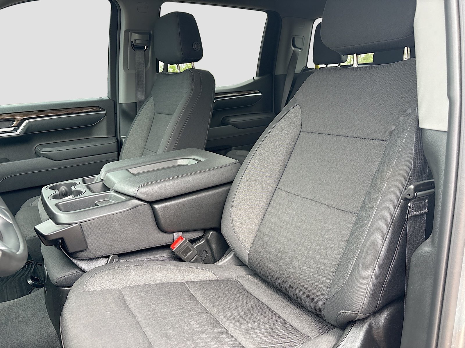 Used 2025 Chevrolet Silverado 1500 LT AWD/4WD image 21