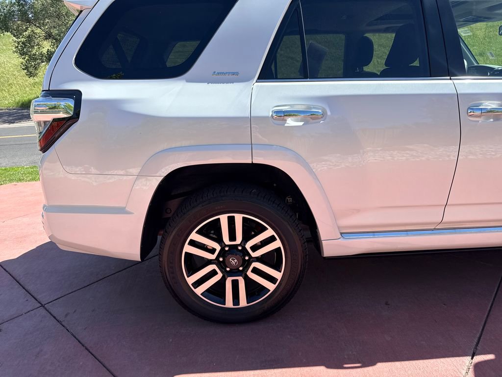 Used 2024 Toyota 4Runner Limited AWD/4WD image 35