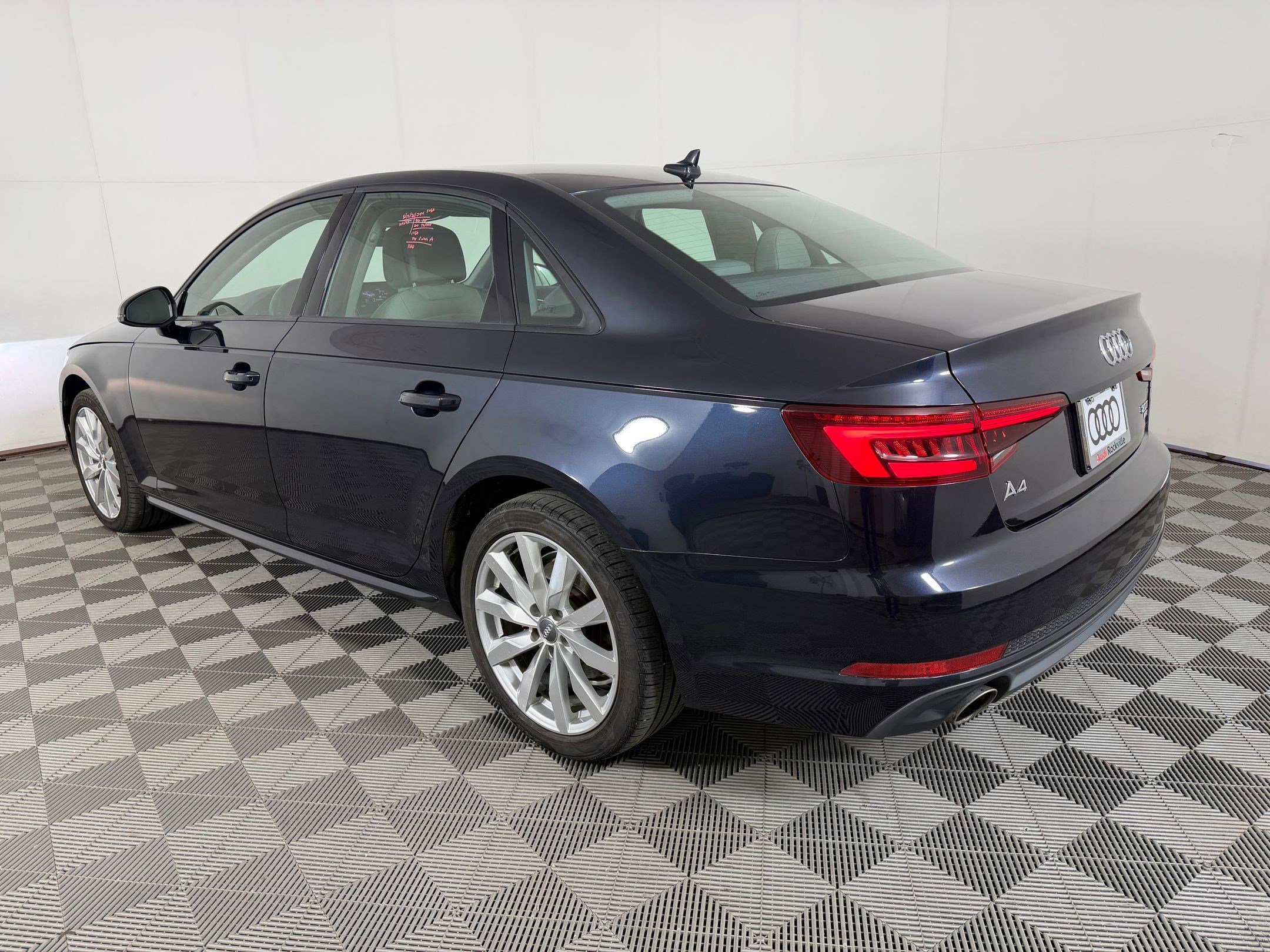 Used 2018 Audi A4 2.0T Ultra Premium w/ Convenience Package FWD image 3