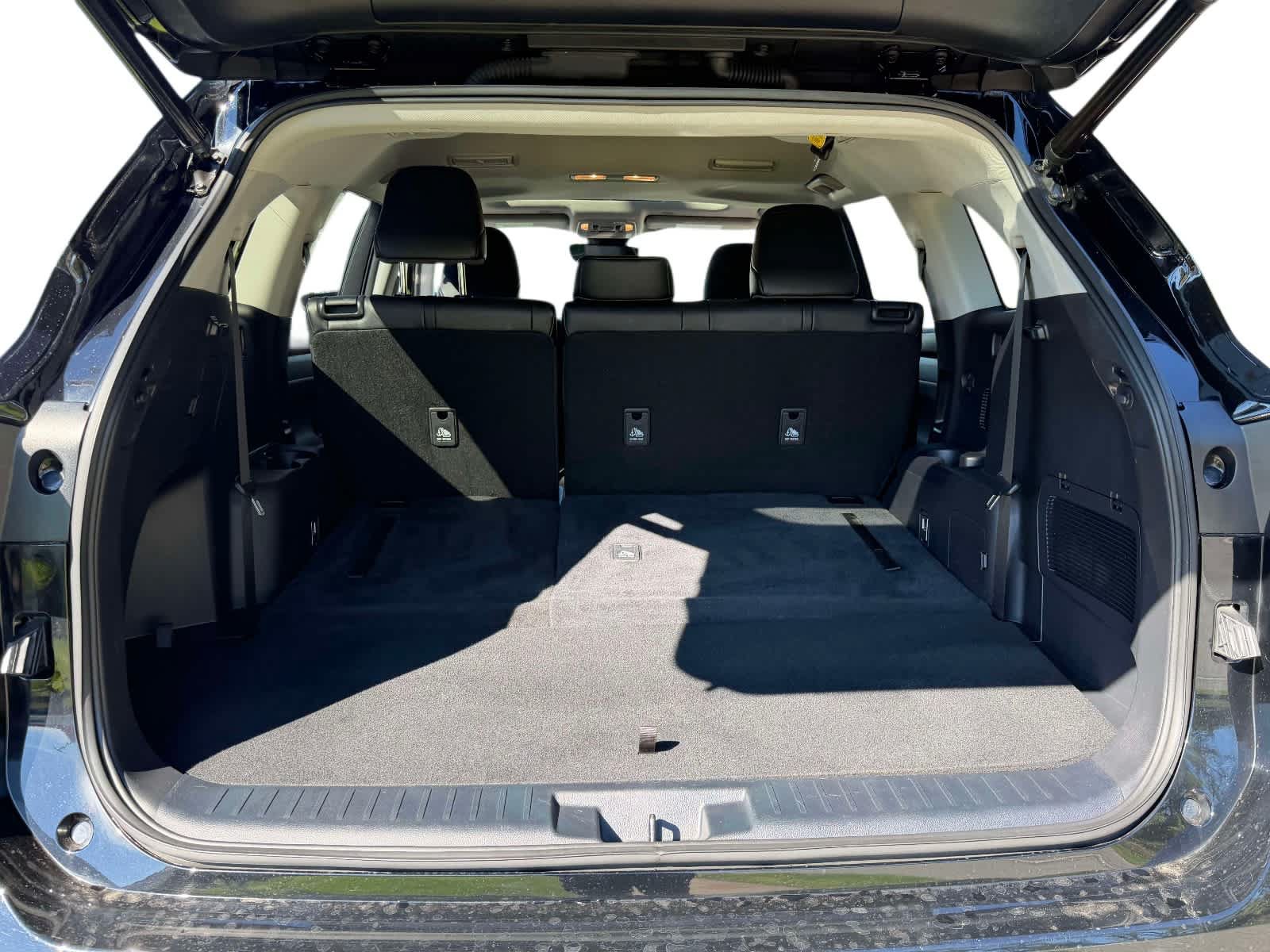 Used 2023 Toyota Highlander XLE AWD/4WD image 8