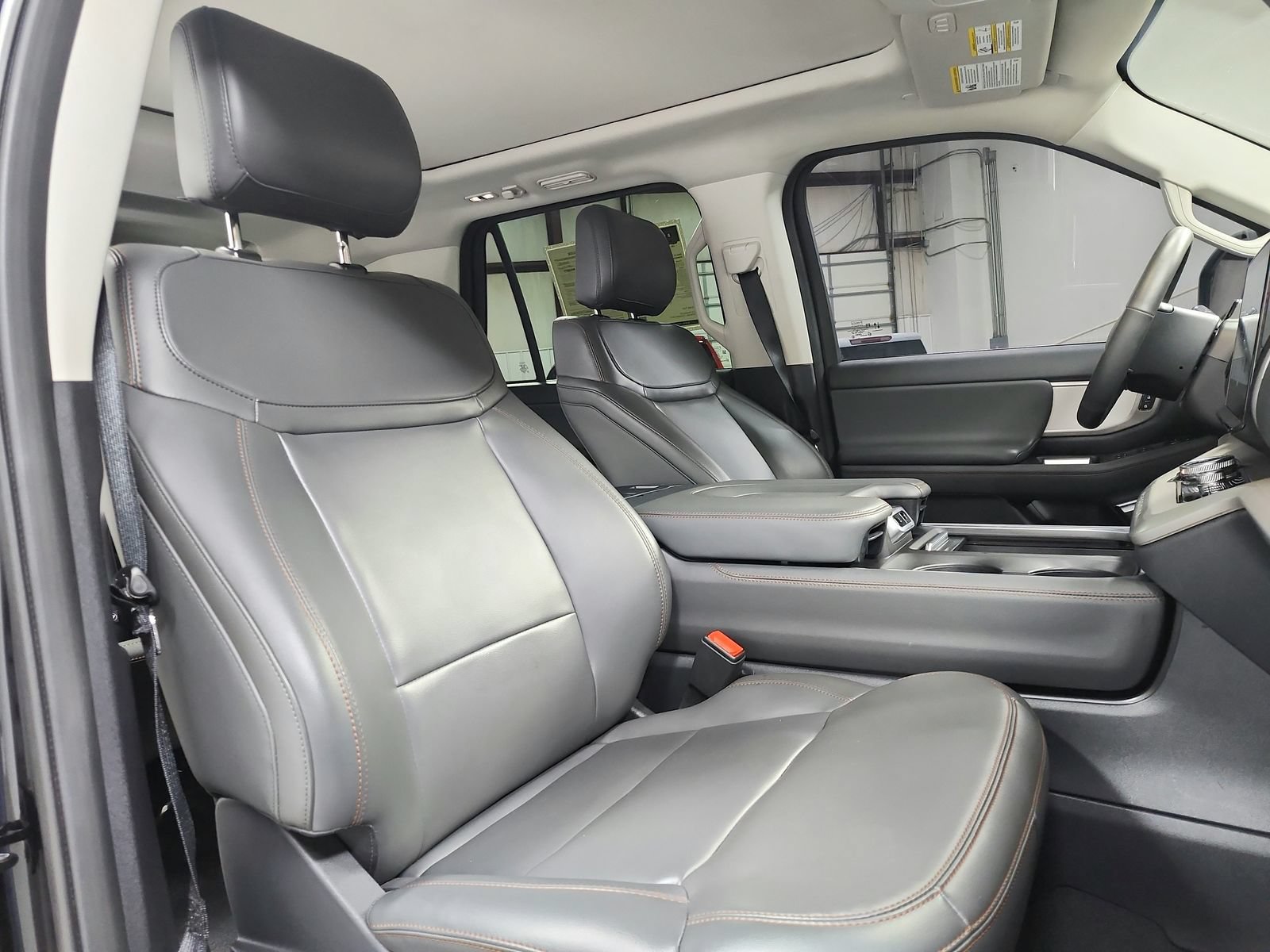 Used 2025 Ford Expedition Active AWD/4WD image 49