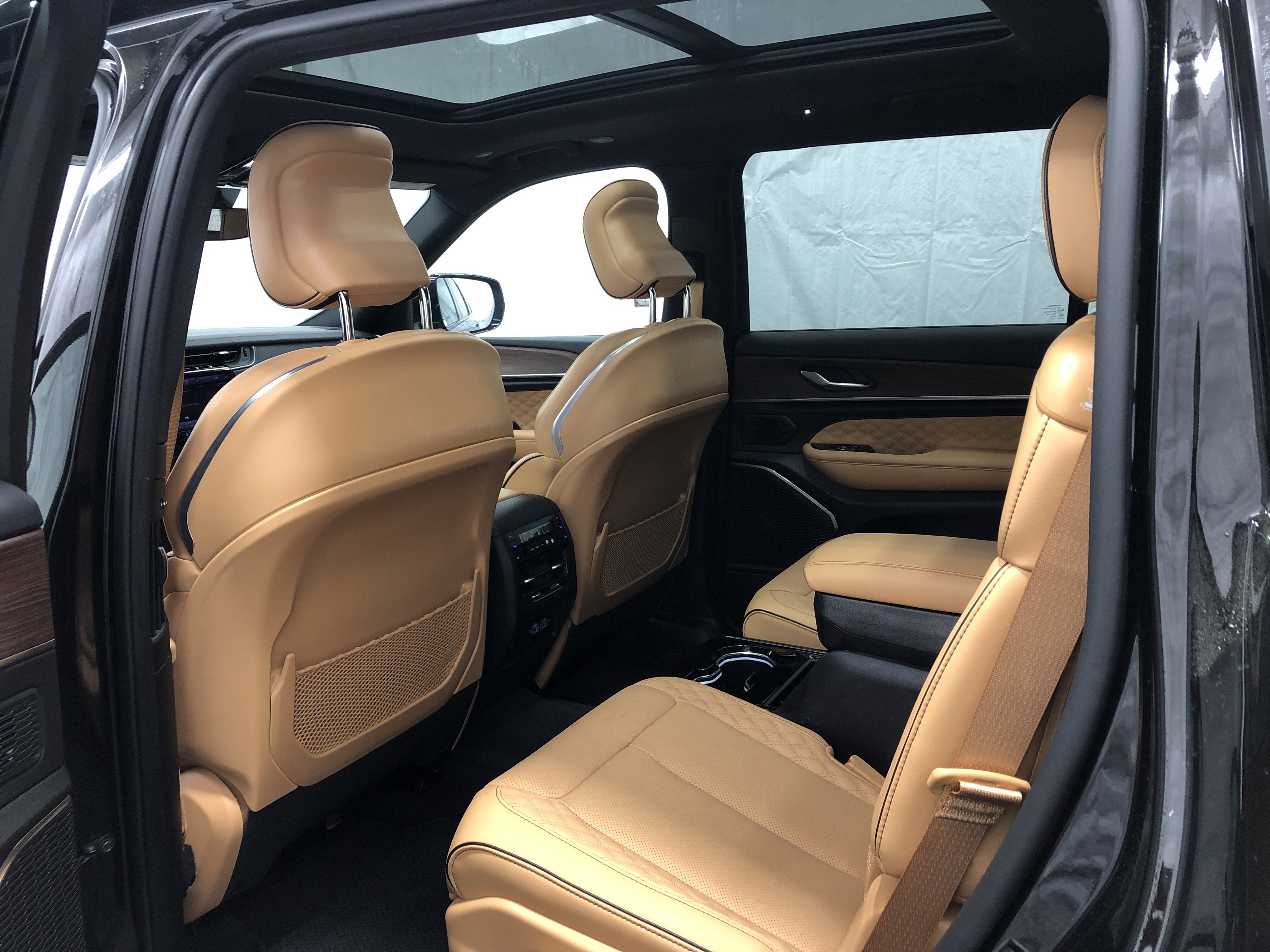 Used 2025 Jeep Grand Cherokee L Summit image 14