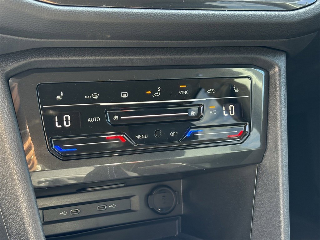 Certified 2024 Volkswagen Tiguan SE image 21