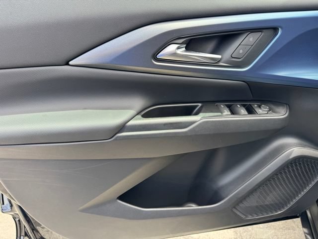 Certified 2024 Chevrolet Equinox EV LT FWD image 15