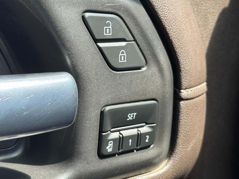 Used 2021 GMC Sierra 2500 SLT w/ SLT Premium Package AWD/4WD image 16