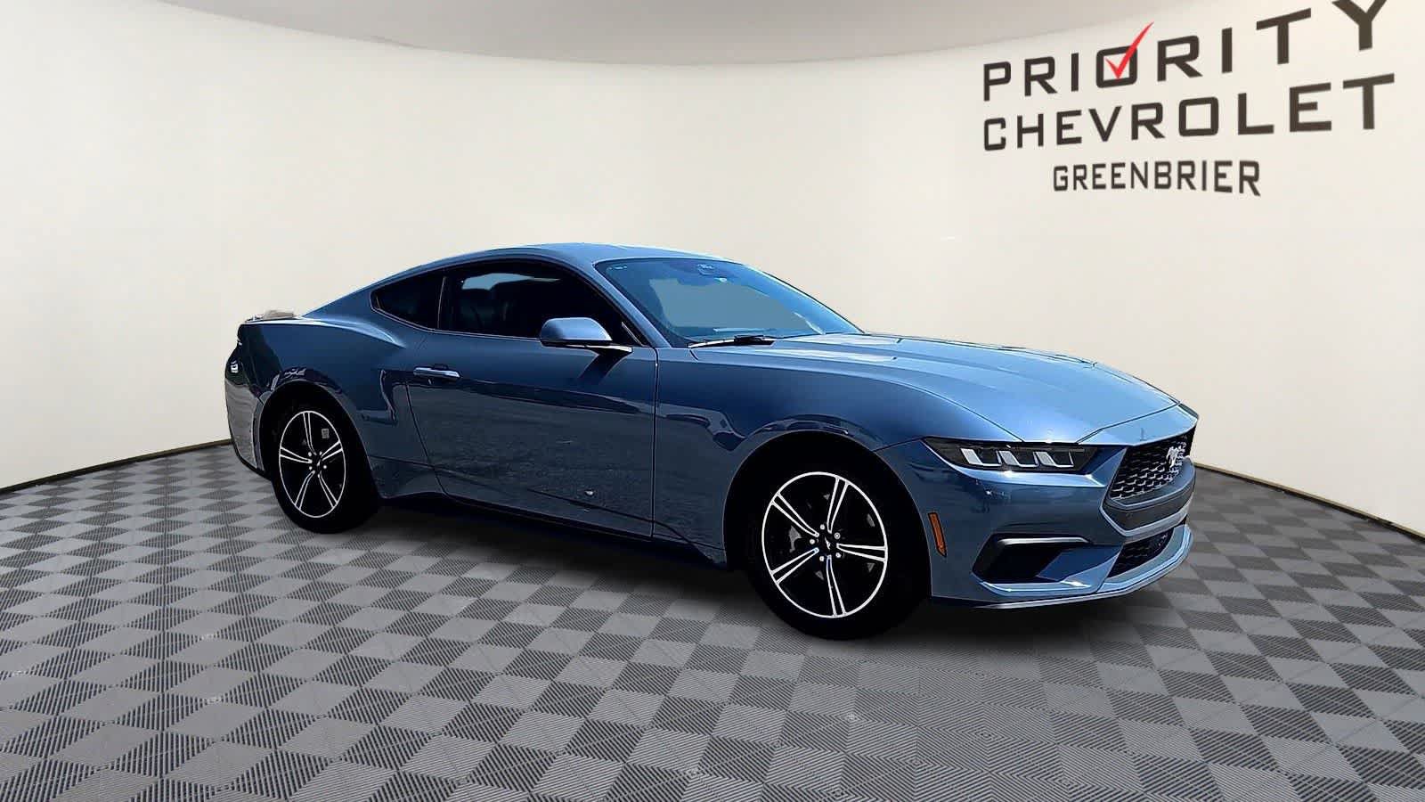 Used 2024 Ford Mustang Coupe RWD image 2
