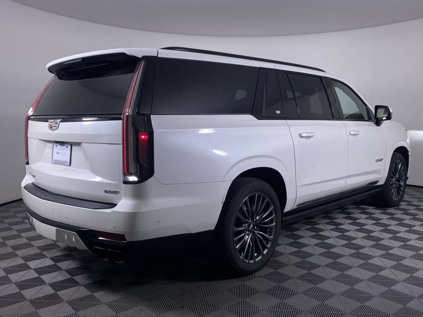 Certified 2023 Cadillac Escalade ESV V AWD/4WD image 22